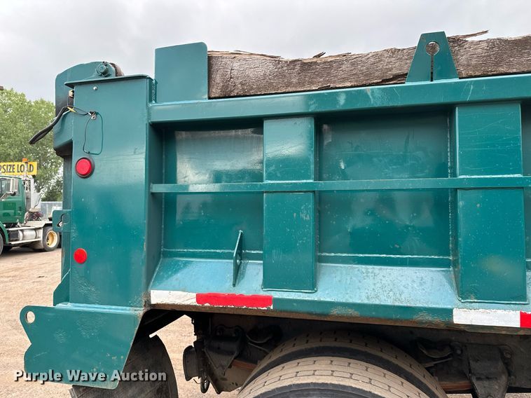 image for item MQ9369 2001 Sterling L7500  dump truck