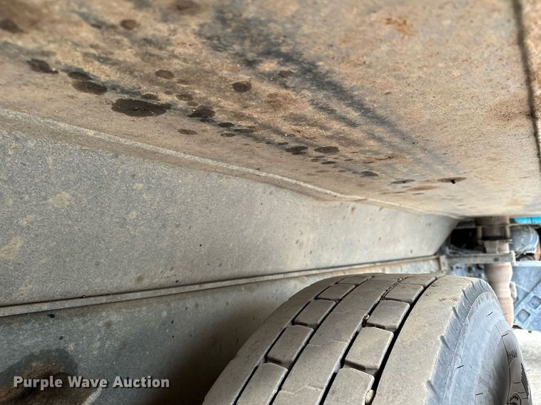 image for item MQ9369 2001 Sterling L7500  dump truck