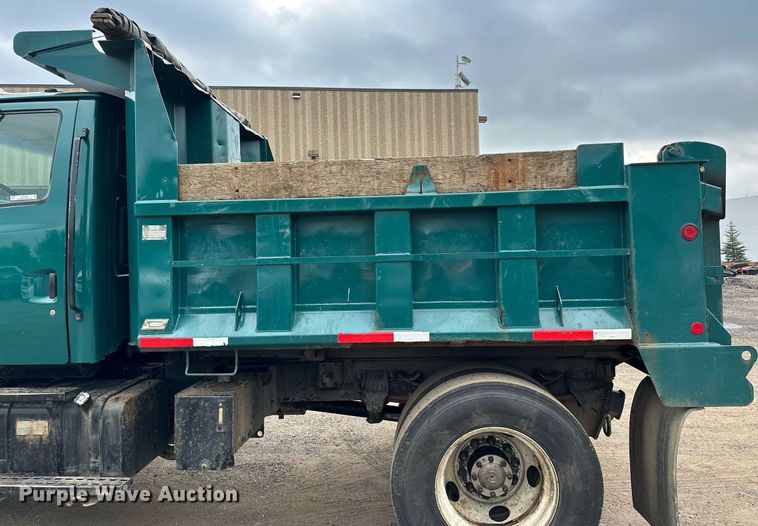 image for item MQ9369 2001 Sterling L7500  dump truck