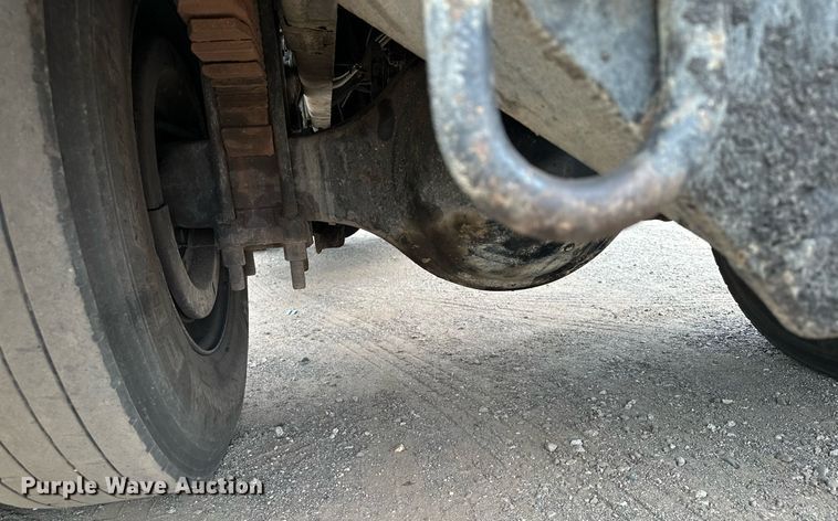 image for item MQ9369 2001 Sterling L7500  dump truck