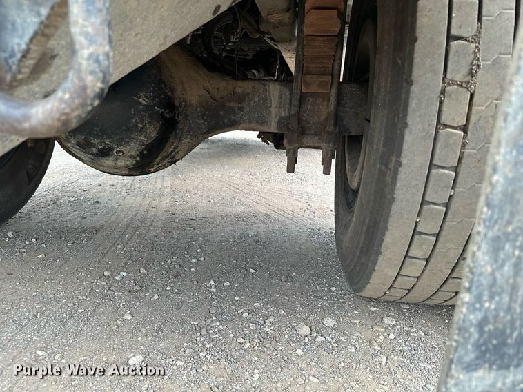 image for item MQ9369 2001 Sterling L7500  dump truck