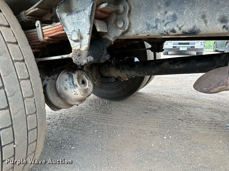 image for item MQ9369 2001 Sterling L7500  dump truck