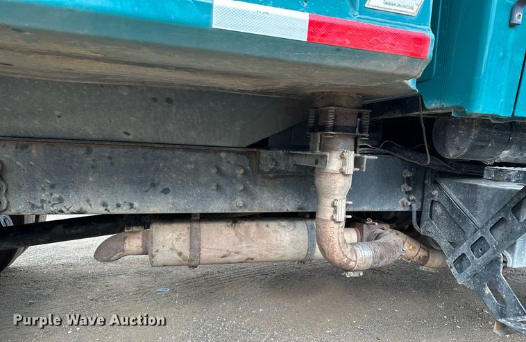 image for item MQ9369 2001 Sterling L7500  dump truck