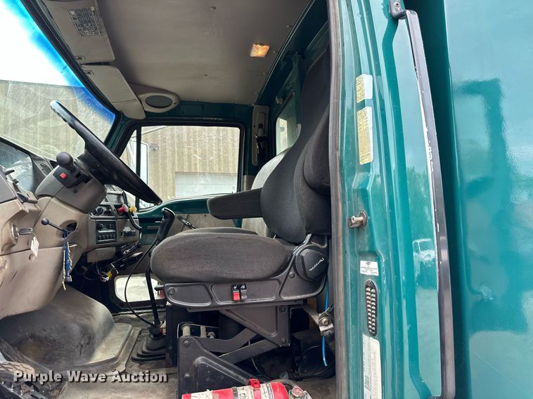 image for item MQ9369 2001 Sterling L7500  dump truck