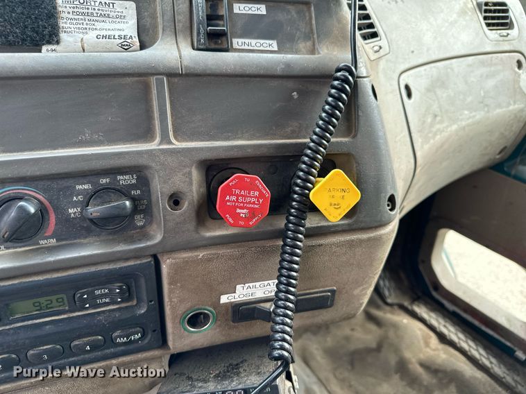 image for item MQ9369 2001 Sterling L7500  dump truck