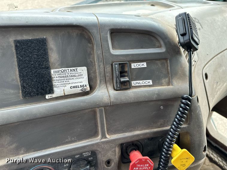 image for item MQ9369 2001 Sterling L7500  dump truck