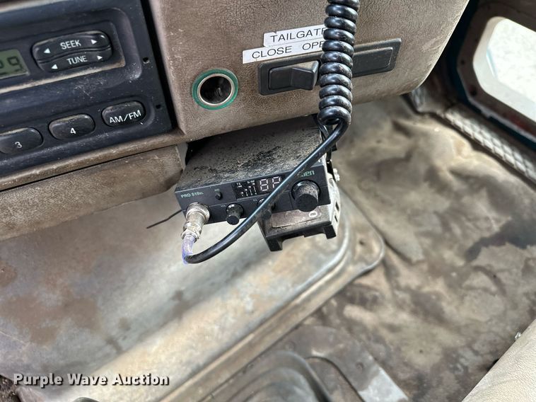 image for item MQ9369 2001 Sterling L7500  dump truck