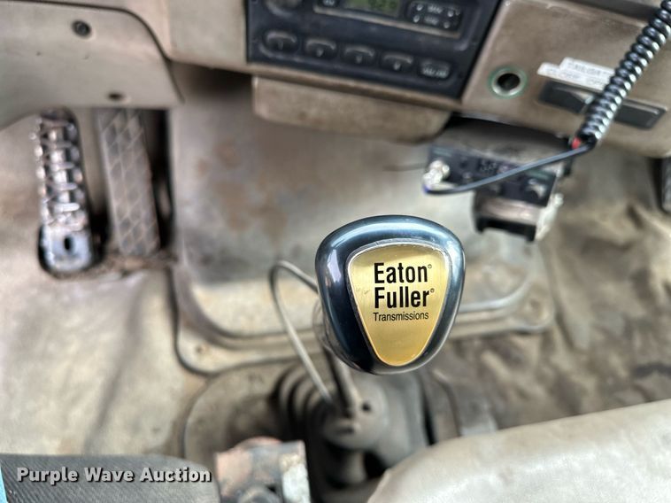 image for item MQ9369 2001 Sterling L7500  dump truck