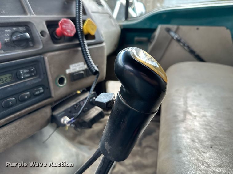 image for item MQ9369 2001 Sterling L7500  dump truck