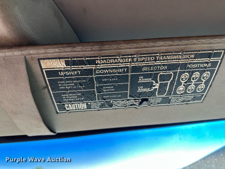 image for item MQ9369 2001 Sterling L7500  dump truck