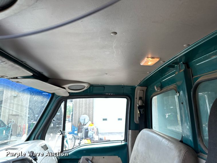 image for item MQ9369 2001 Sterling L7500  dump truck