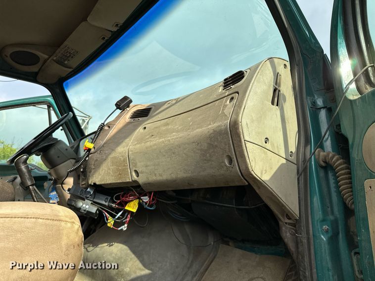 image for item MQ9369 2001 Sterling L7500  dump truck