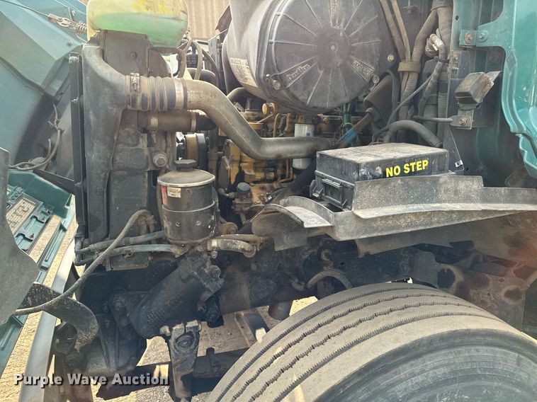 image for item MQ9369 2001 Sterling L7500  dump truck