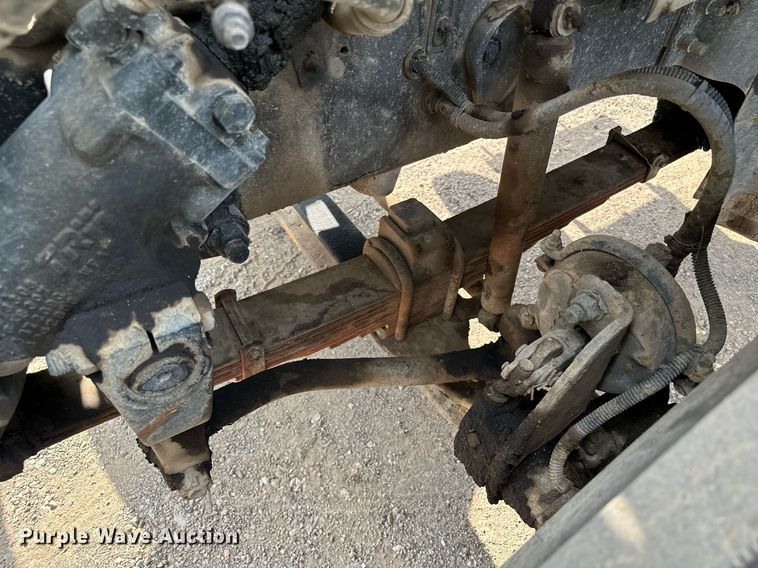 image for item MQ9369 2001 Sterling L7500  dump truck