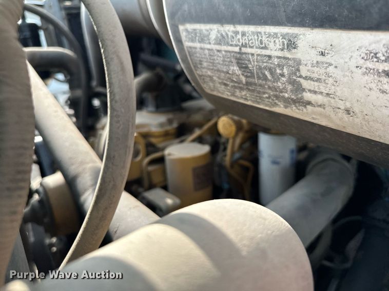 image for item MQ9369 2001 Sterling L7500  dump truck