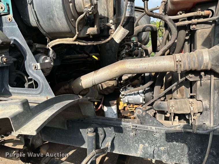 image for item MQ9369 2001 Sterling L7500  dump truck