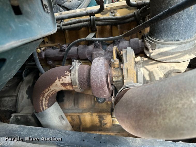 image for item MQ9369 2001 Sterling L7500  dump truck