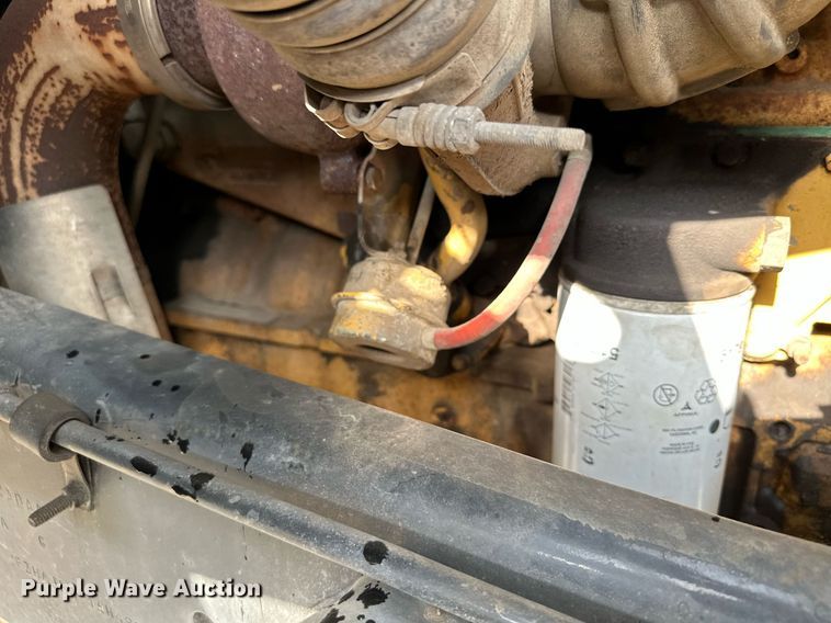 image for item MQ9369 2001 Sterling L7500  dump truck