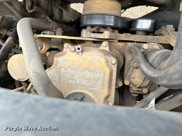 image for item MQ9369 2001 Sterling L7500  dump truck