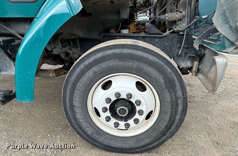 image for item MQ9369 2001 Sterling L7500  dump truck