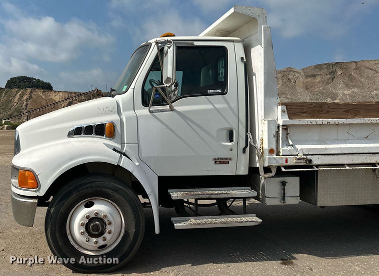 image for item MQ9372 2001 Sterling M6500 Acterra  dump truck
