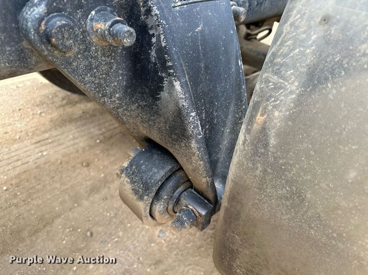 image for item MQ9379 2005 Freightliner Columbia  semi truck