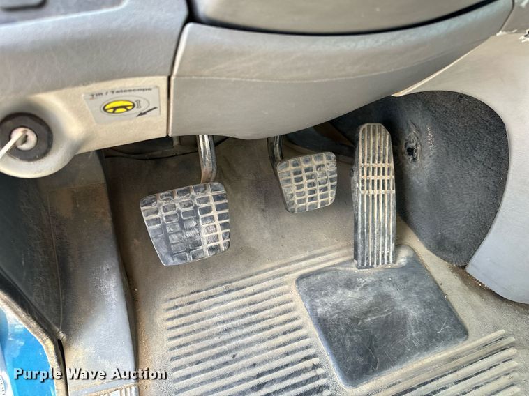 image for item MQ9379 2005 Freightliner Columbia  semi truck