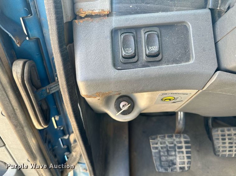 image for item MQ9379 2005 Freightliner Columbia  semi truck