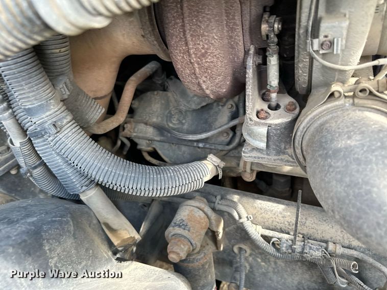 image for item MQ9379 2005 Freightliner Columbia  semi truck