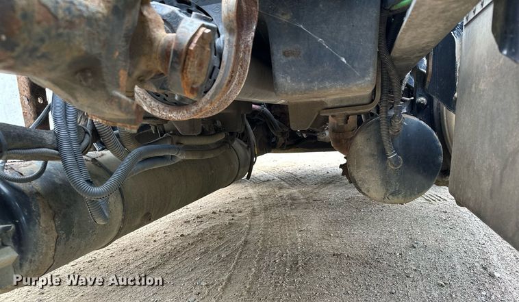 image for item MQ9380 2012 Freightliner Cascadia  semi truck