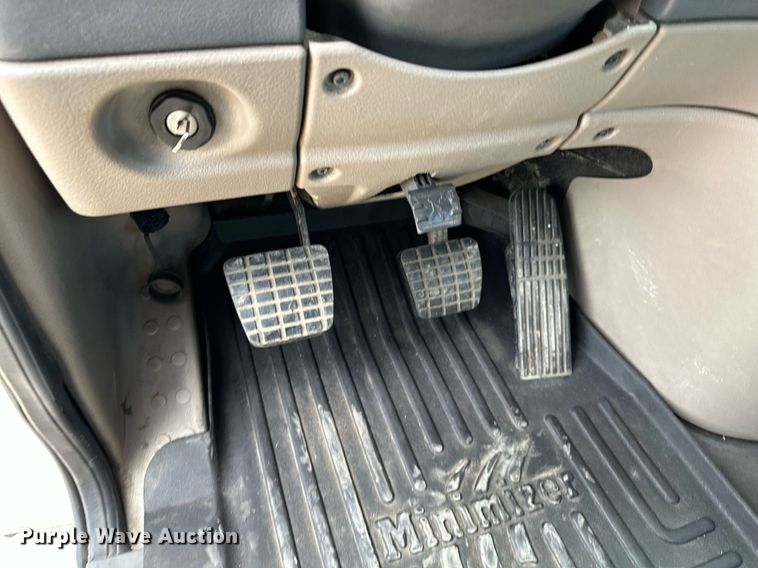 image for item MQ9380 2012 Freightliner Cascadia  semi truck