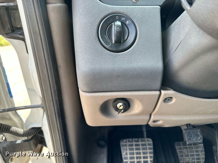 image for item MQ9380 2012 Freightliner Cascadia  semi truck