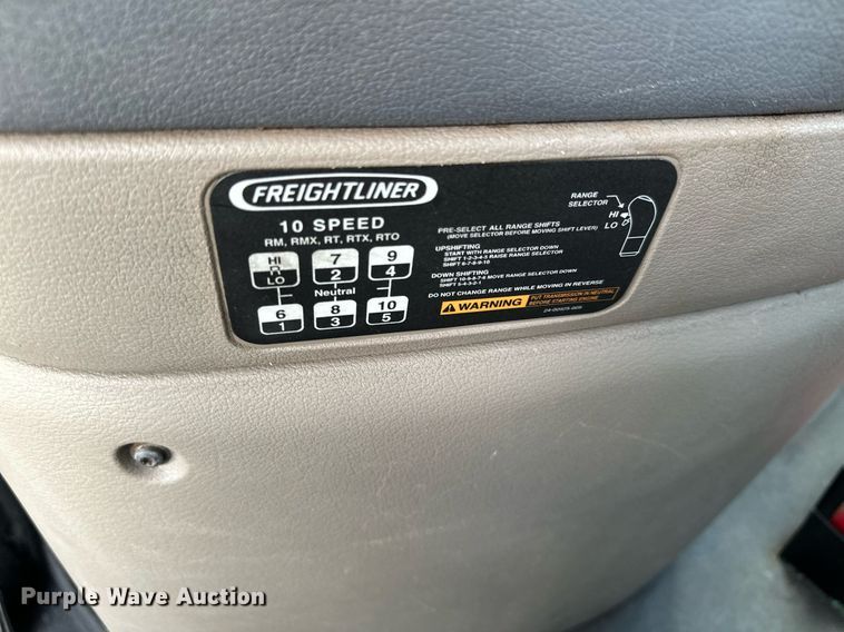 image for item MQ9380 2012 Freightliner Cascadia  semi truck