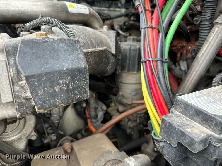 image for item MQ9380 2012 Freightliner Cascadia  semi truck