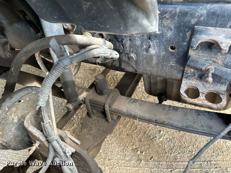 image for item MQ9380 2012 Freightliner Cascadia  semi truck