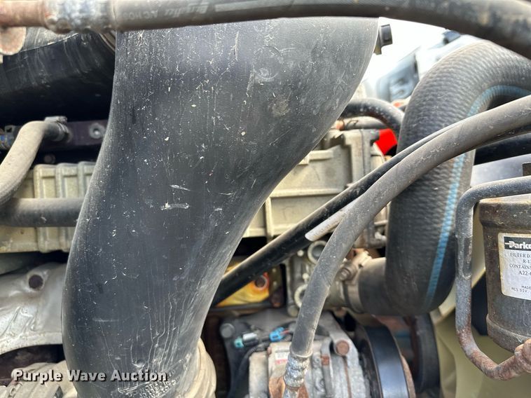 image for item MQ9380 2012 Freightliner Cascadia  semi truck