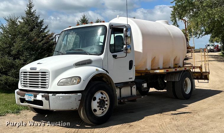 image for item MQ9381 2008 Freightliner M2 Business Class  tank truck