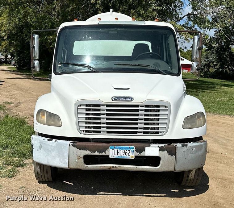 image for item MQ9381 2008 Freightliner M2 Business Class  tank truck