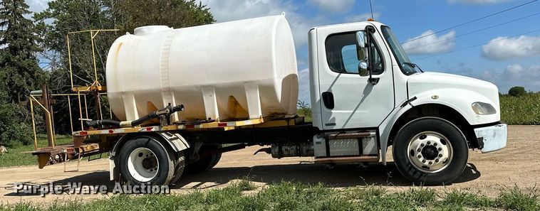 image for item MQ9381 2008 Freightliner M2 Business Class  tank truck