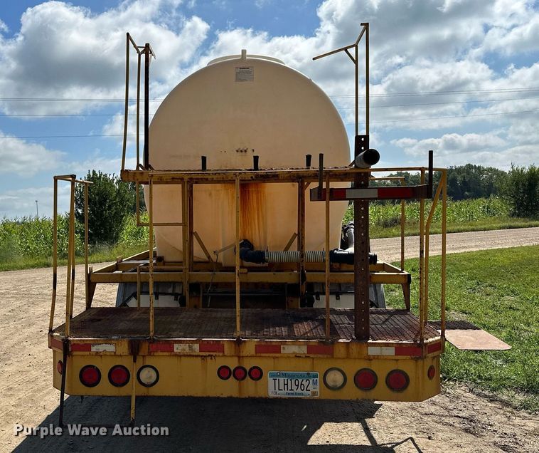 image for item MQ9381 2008 Freightliner M2 Business Class  tank truck