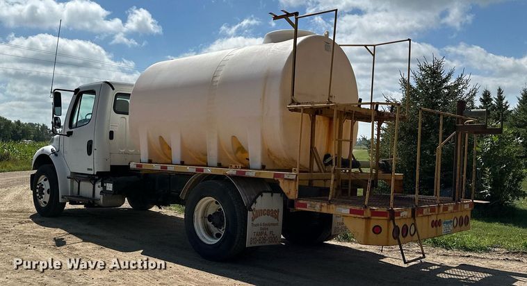 image for item MQ9381 2008 Freightliner M2 Business Class  tank truck