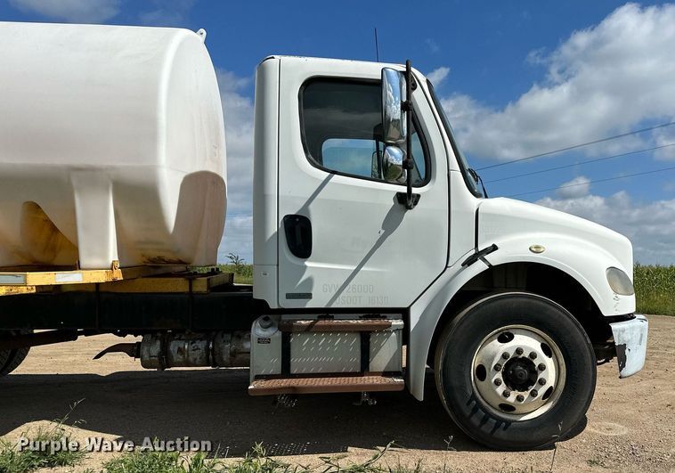 image for item MQ9381 2008 Freightliner M2 Business Class  tank truck