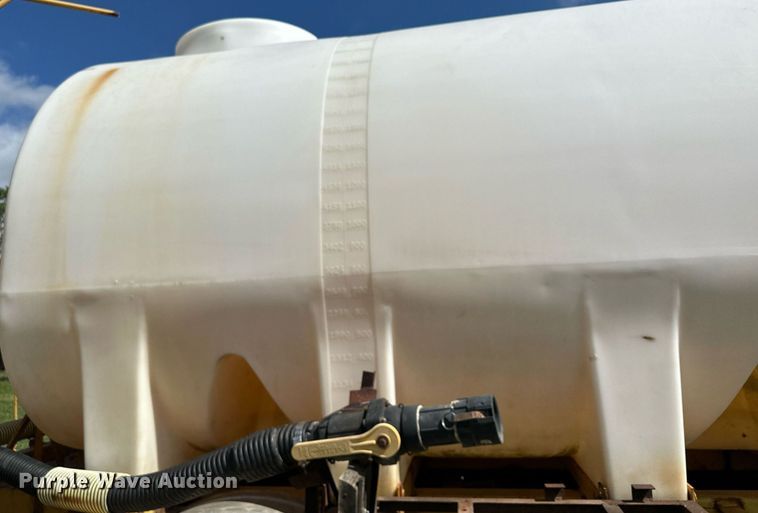 image for item MQ9381 2008 Freightliner M2 Business Class  tank truck