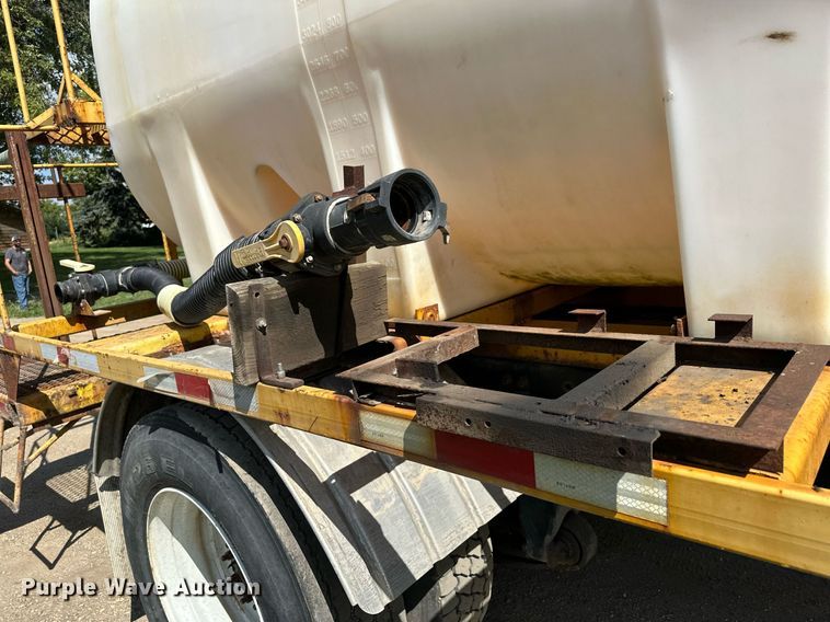 image for item MQ9381 2008 Freightliner M2 Business Class  tank truck