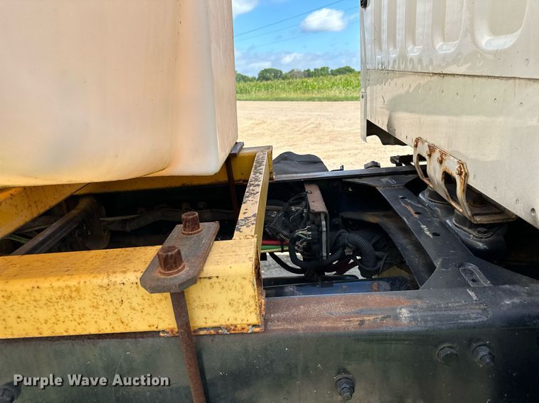 image for item MQ9381 2008 Freightliner M2 Business Class  tank truck