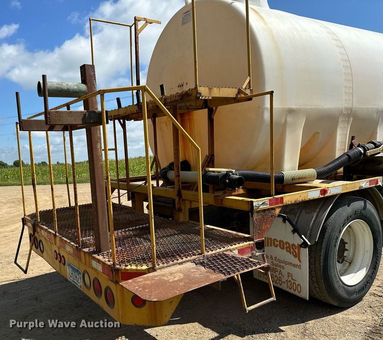 image for item MQ9381 2008 Freightliner M2 Business Class  tank truck