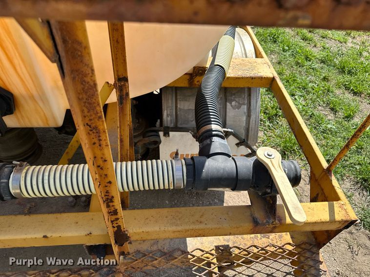 image for item MQ9381 2008 Freightliner M2 Business Class  tank truck