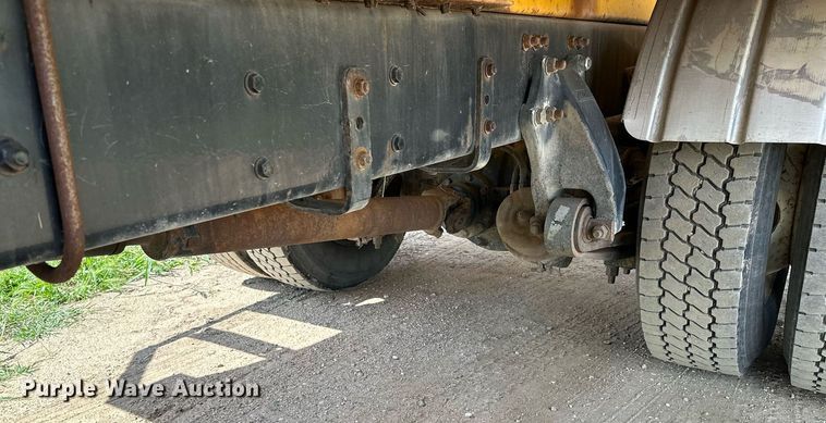 image for item MQ9381 2008 Freightliner M2 Business Class  tank truck