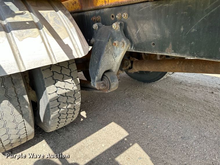 image for item MQ9381 2008 Freightliner M2 Business Class  tank truck