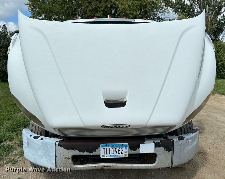 image for item MQ9381 2008 Freightliner M2 Business Class  tank truck